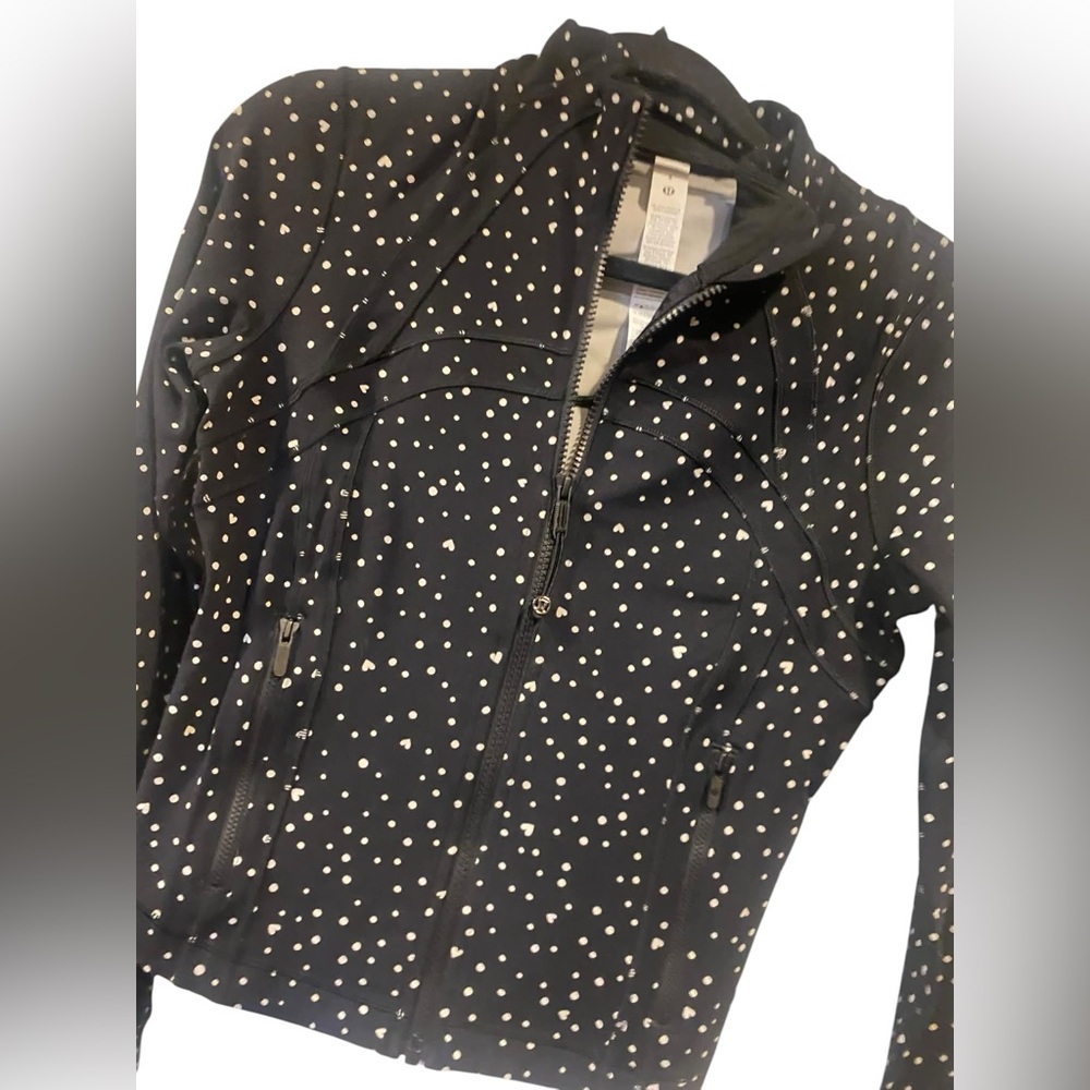 NWT Lululemon define cropped & shorts set HEART SCATTER DOT BLACK Size 4 - Picture 3 of 5